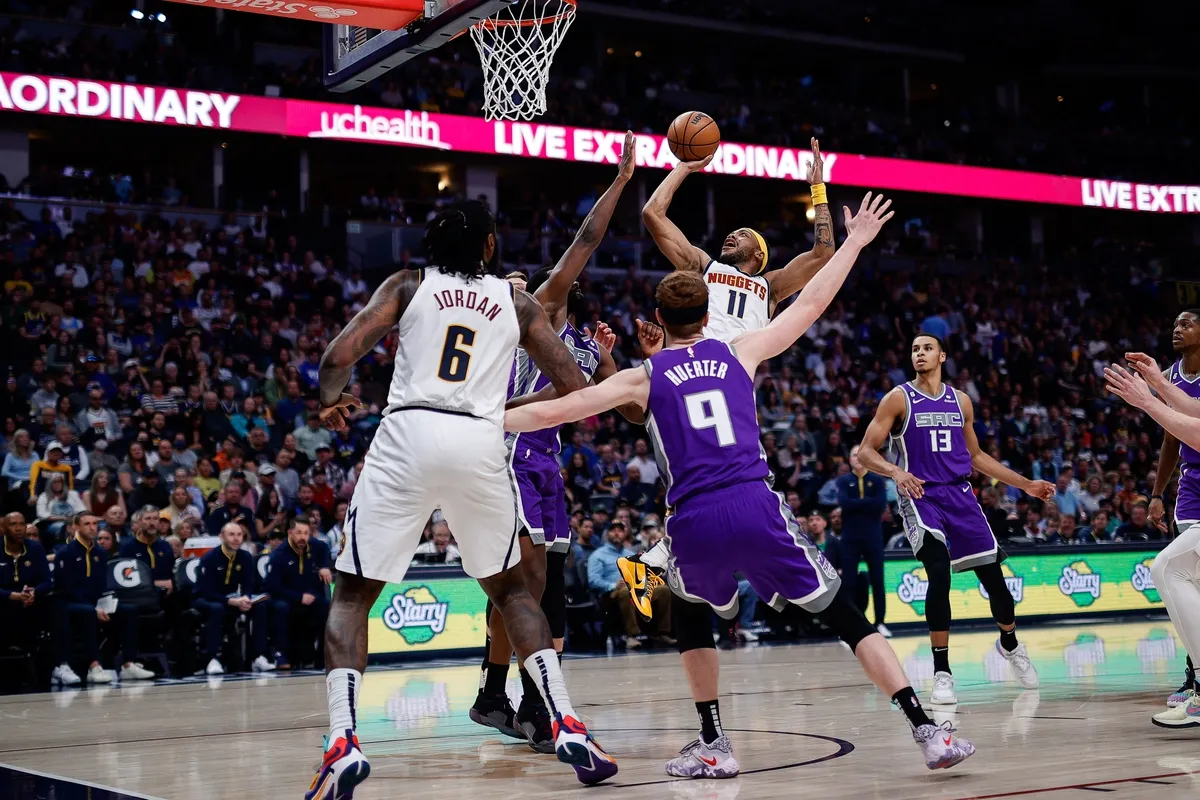 Los Nuggets cierran la temporada regular con una paliza sobre los Kings