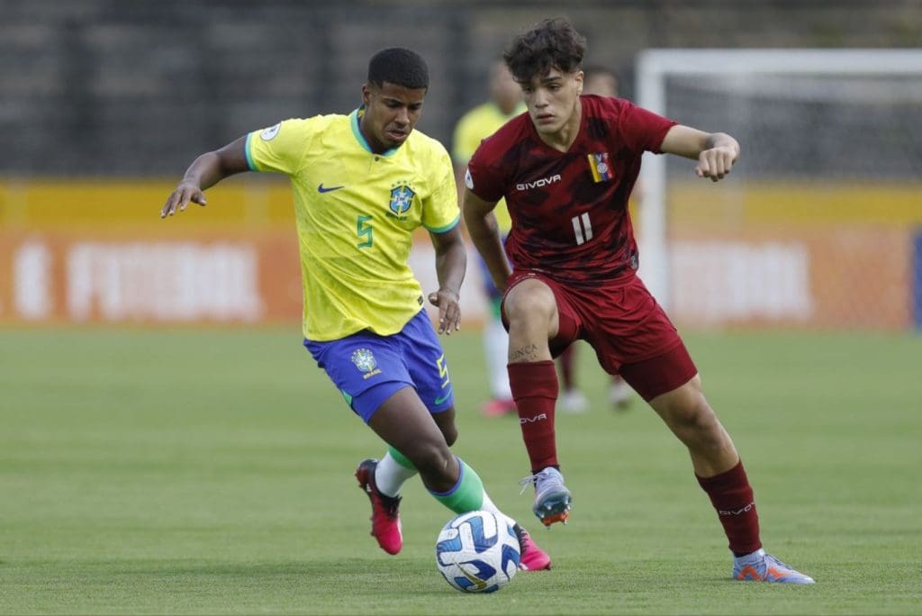 Juan Arango Jr. anotó el gol del descuento de la Vinotinto ante Brasil. Foto: Conmebol