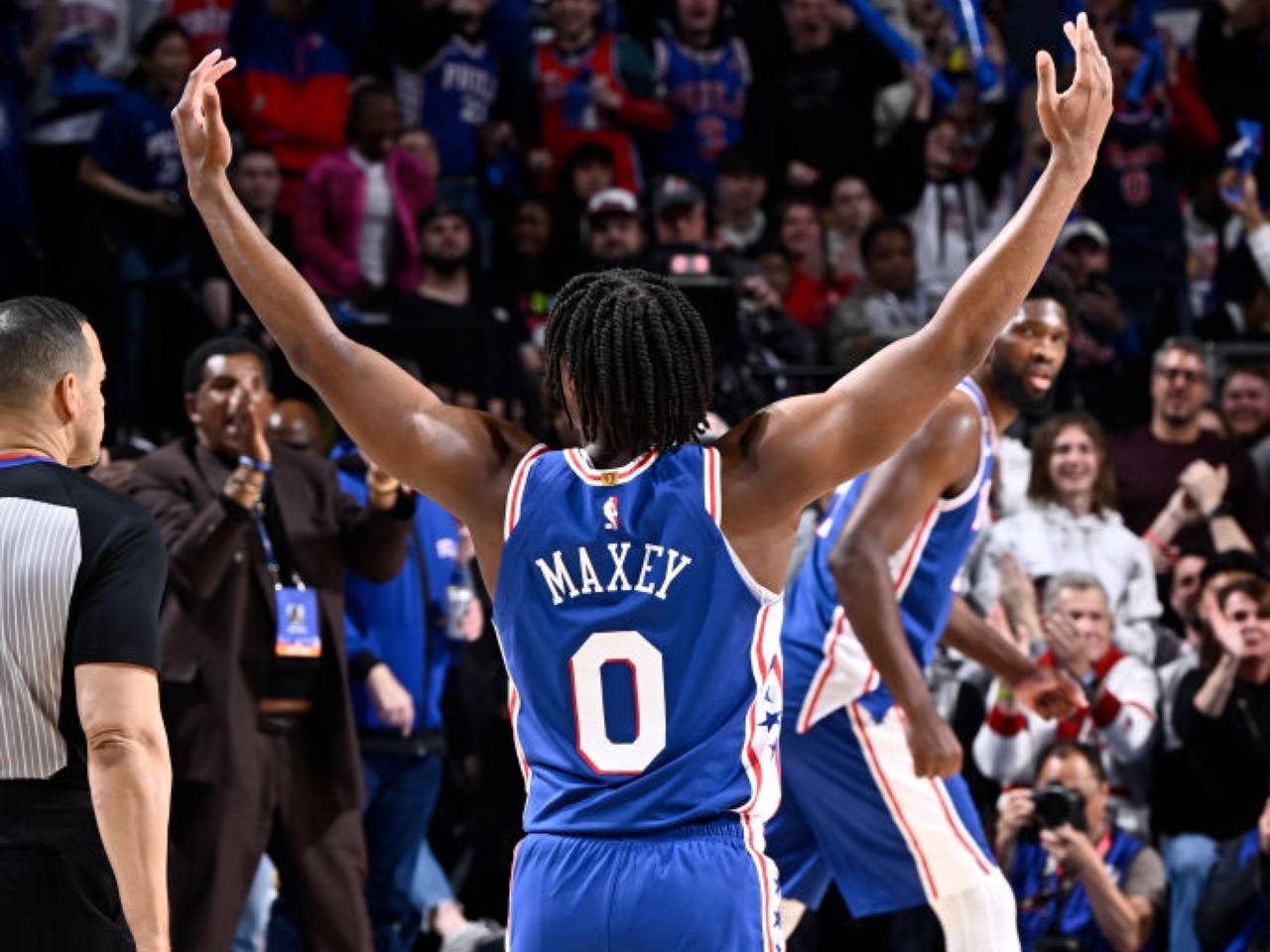 Tyrese Maxey anota 33 y los 76ers ponen 2-0 la serie contra Nets