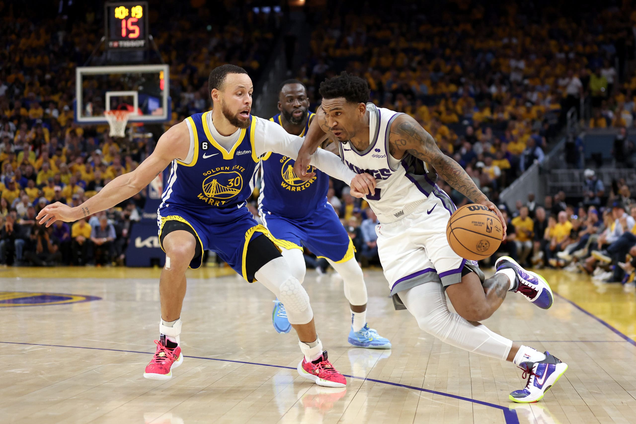 Los Sacramento Kings volverán a casa luego de ganarle a los Warriors 118-99 en la bahía.