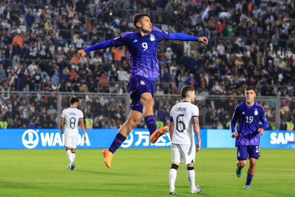 Alejo Véliz, delantero de Argentina en el Mundial sub 20.