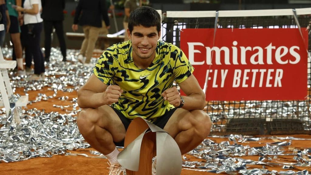 Carlos Alcaraz reconquista Madrid tras ganar a Struff una batalla a tres sets.