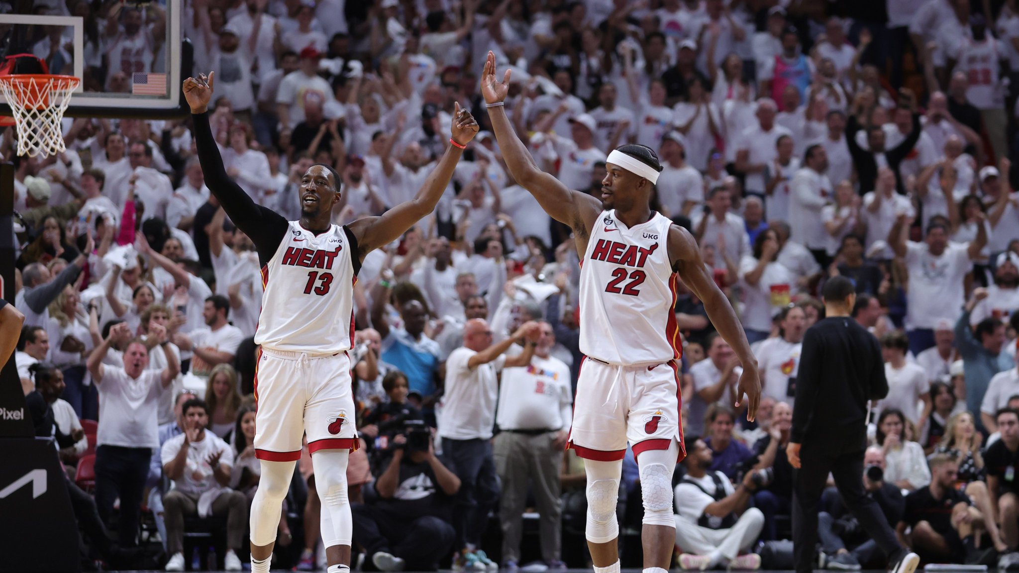 Fiesta en Miami y el Heat puso la serie en jaque