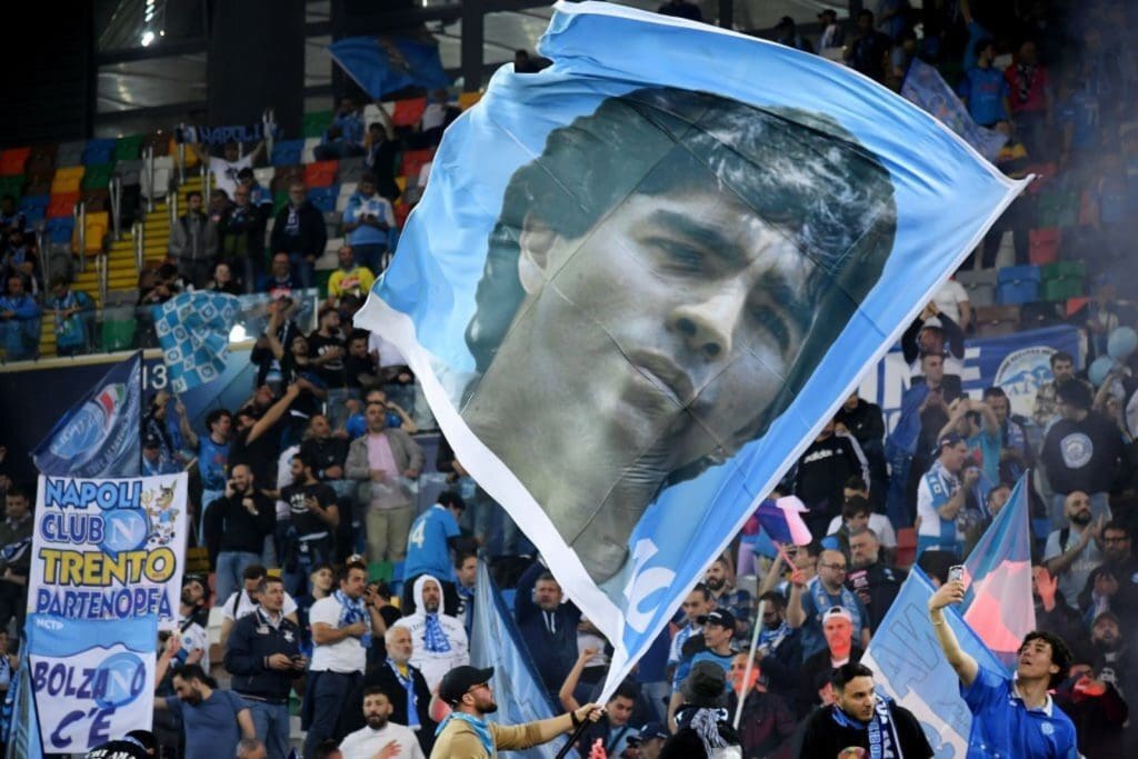 La figura de Diego Maradona, siempre presente en Napoli.