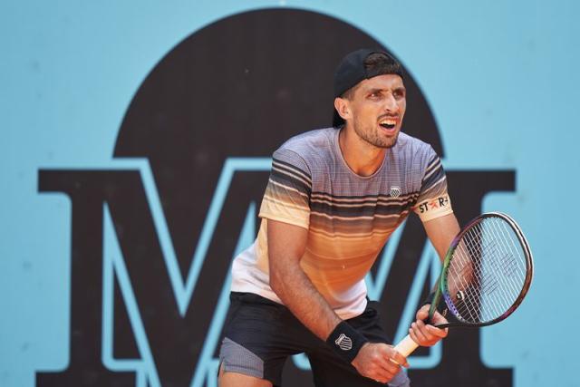 Pedro Cachin derrotó a Tiafoe y avanzó a los octavos de Madrid en la mejor victoria de su carrera