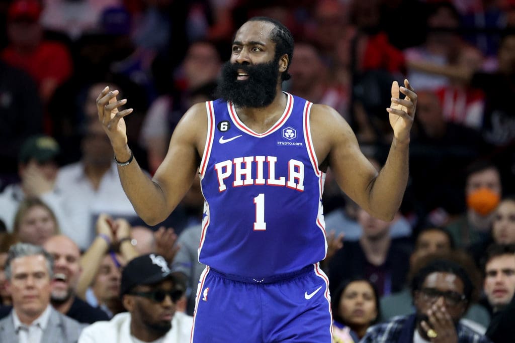 James Harden podría salir de los Philadelphia 76ers