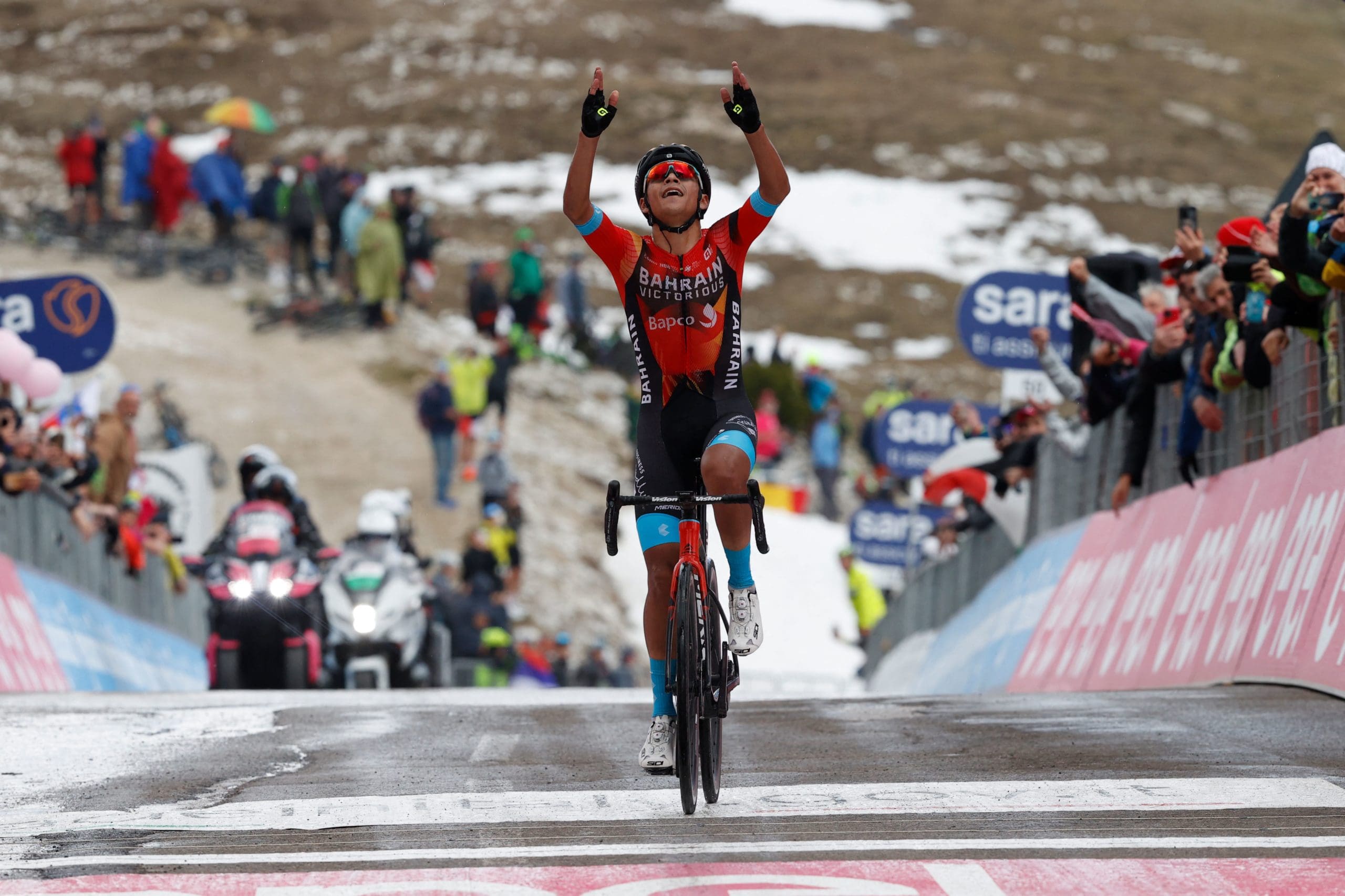 Giro de Italia: Santiago Buitrago hace historia en la etapa reina