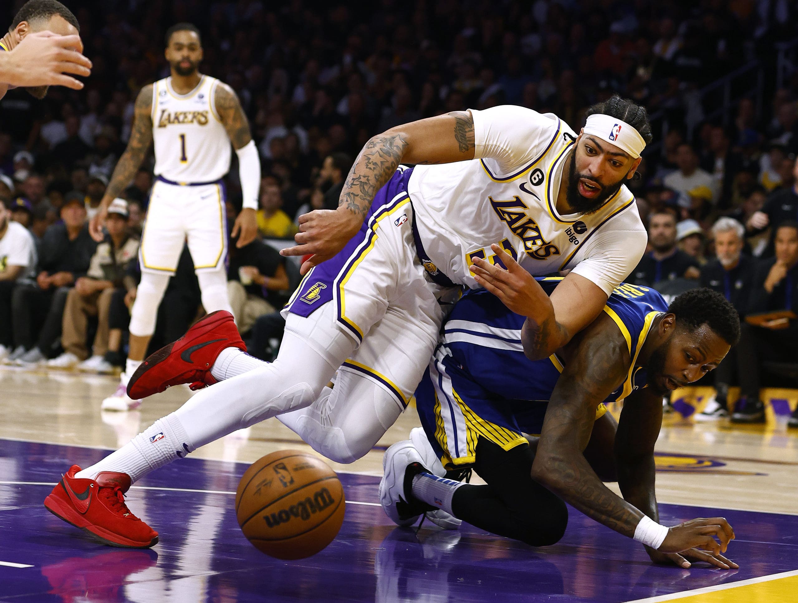 Los Lakers aplastan a los Warriors 127-97