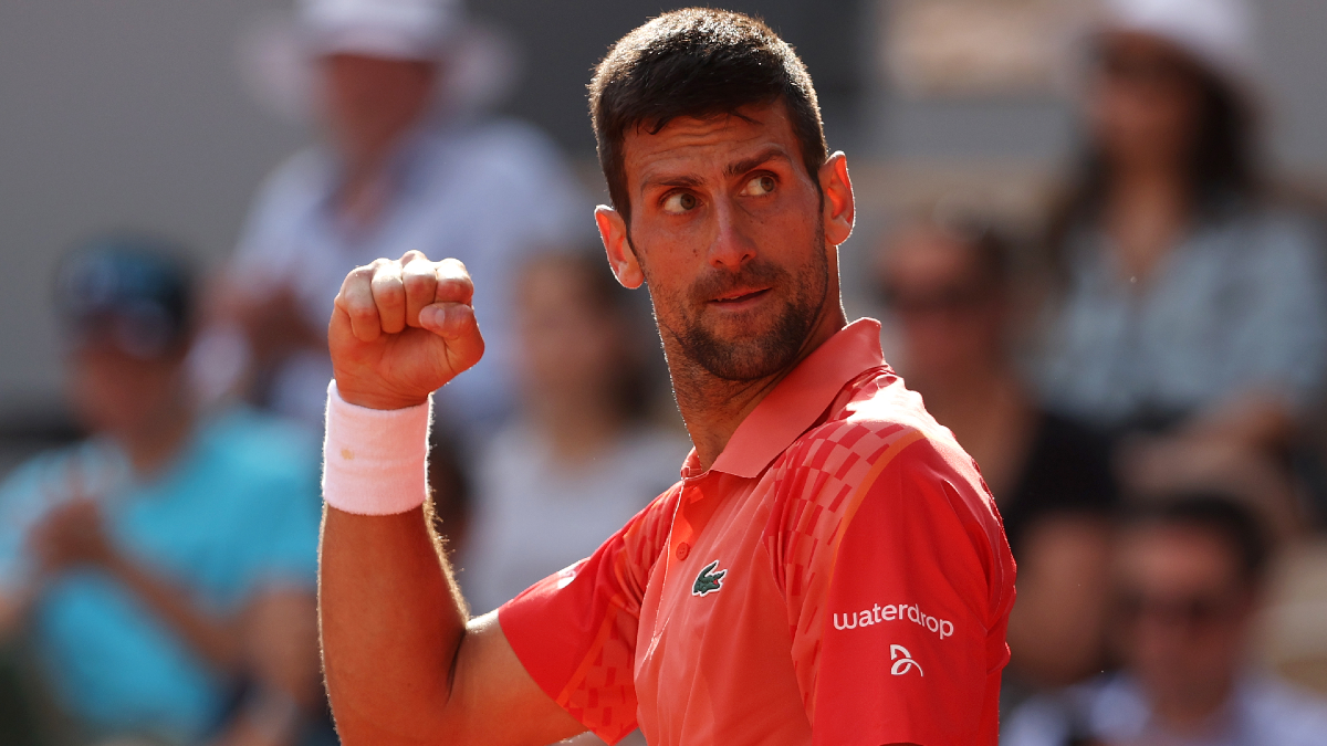 Djokovic a la final de Roland Garros al vencer a un Alcaraz frenado por lesión