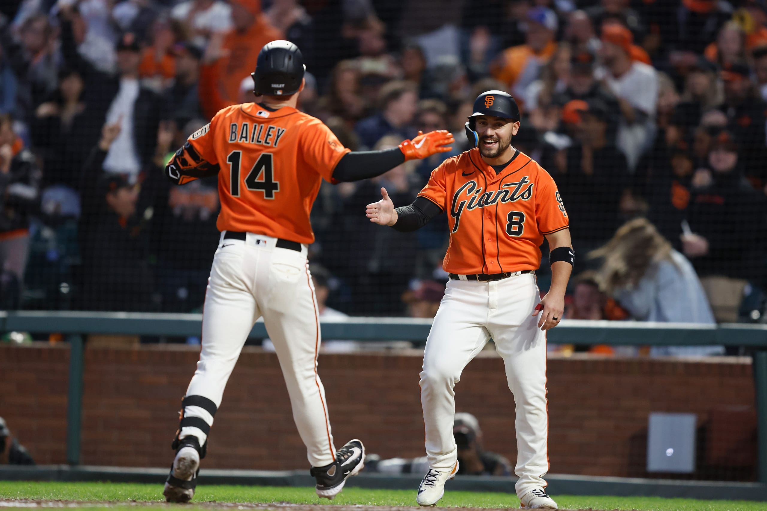 Los San Francisco Giants derrotaron a los Diamondbacks de Arizona 8-5