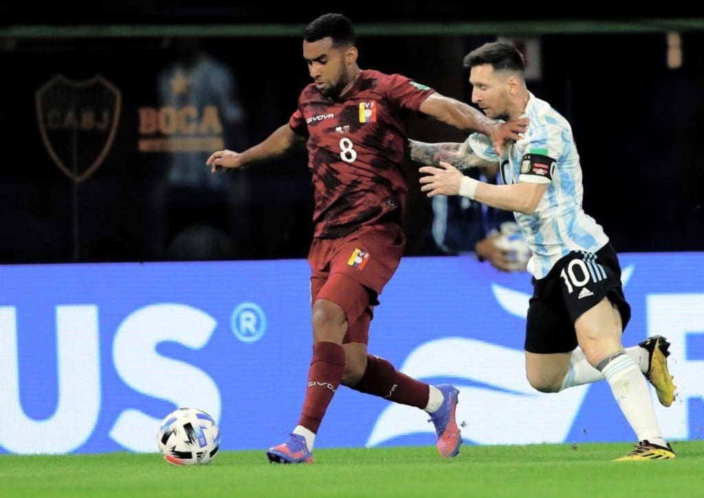 Cristian Cásseres Jr. en partido con Venezuela ante la Argentina de Leo Messi.