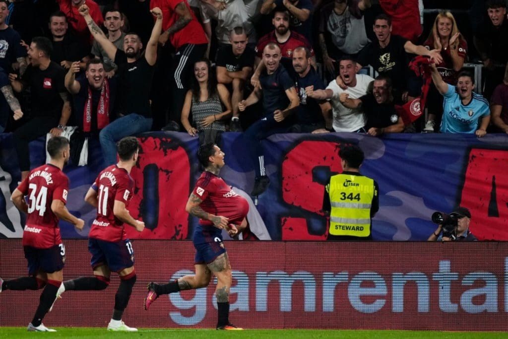 "Chimy" Ávila, autor del golazo de Osasuna ante Barcelona.