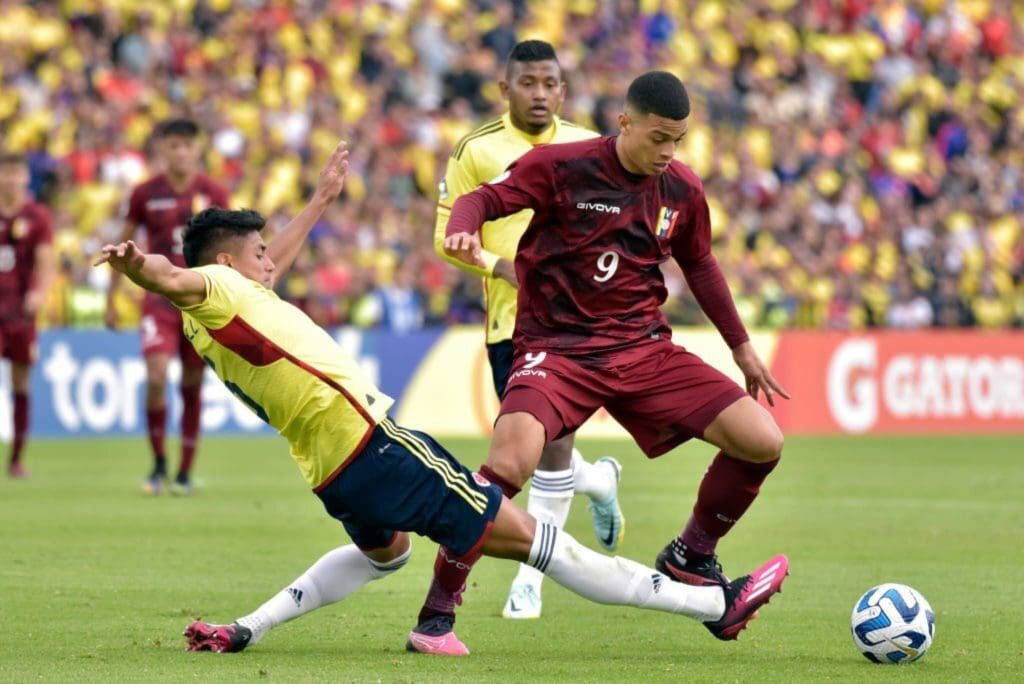 Kevin Kelsy con Venezuela en el Sudamericano sub 20 2023. 