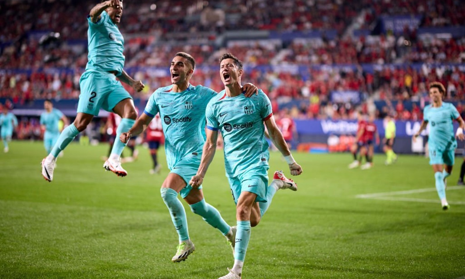 Barcelona sufrió para ganar a Osasuna en debut de Cancelo y Félix