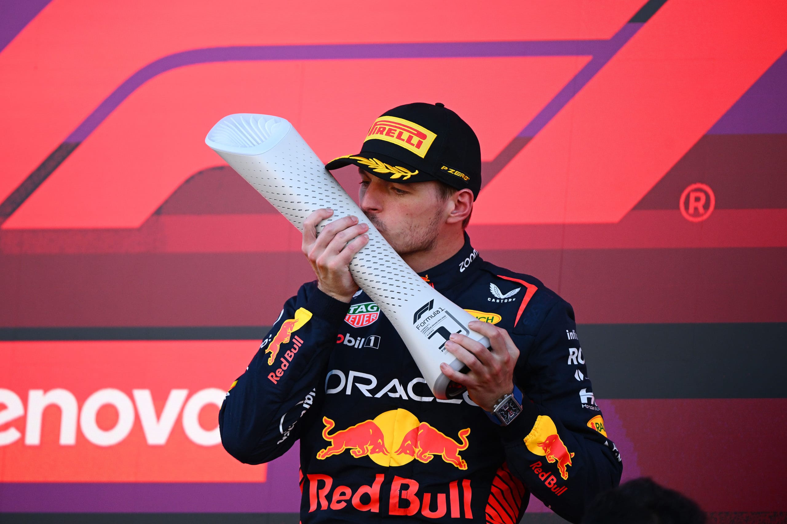 Max Verstappen triunfa en Japón y Red Bull es campeón en la F1