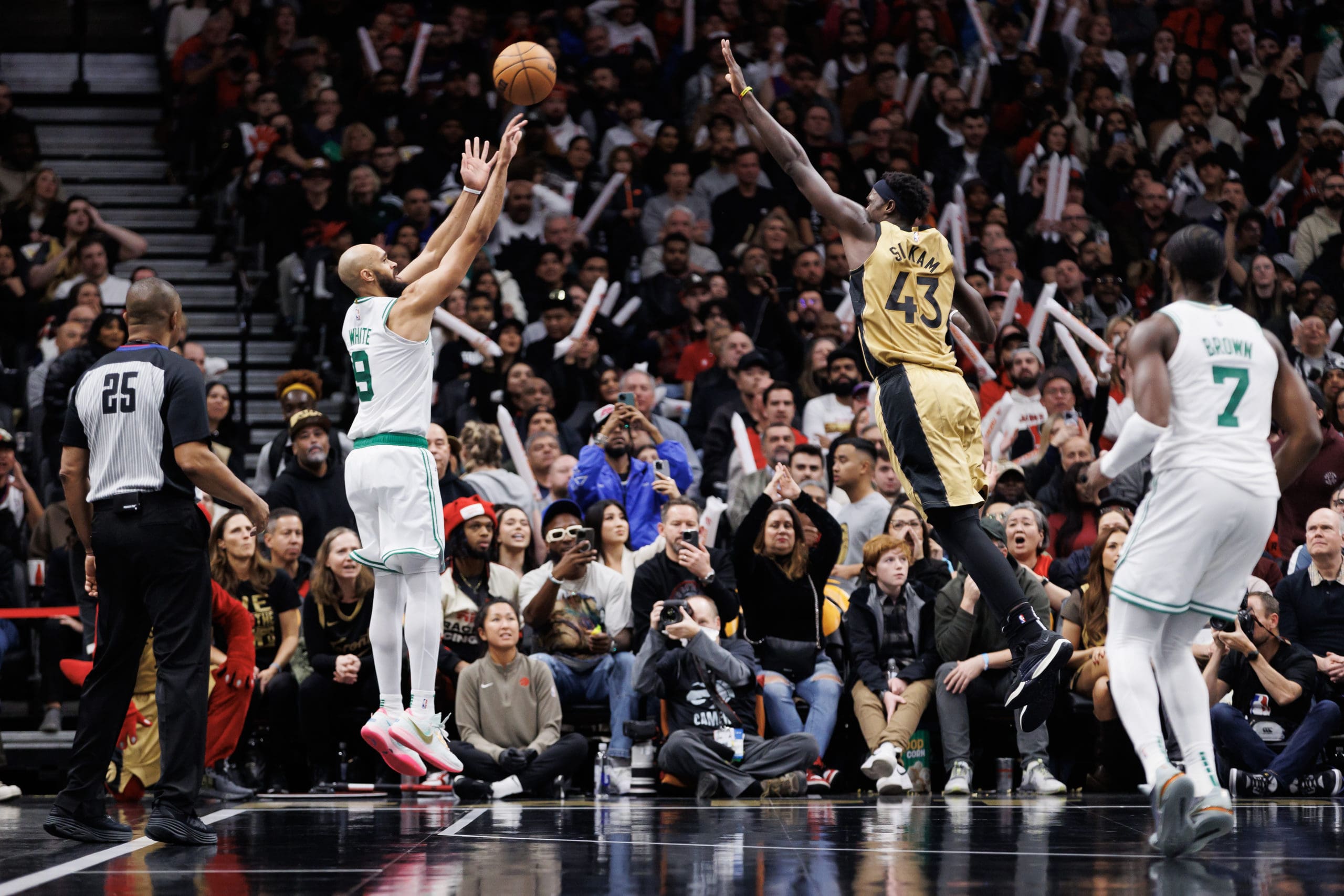 Celtics arruinan debut de Raptors en el In-Season Tournament