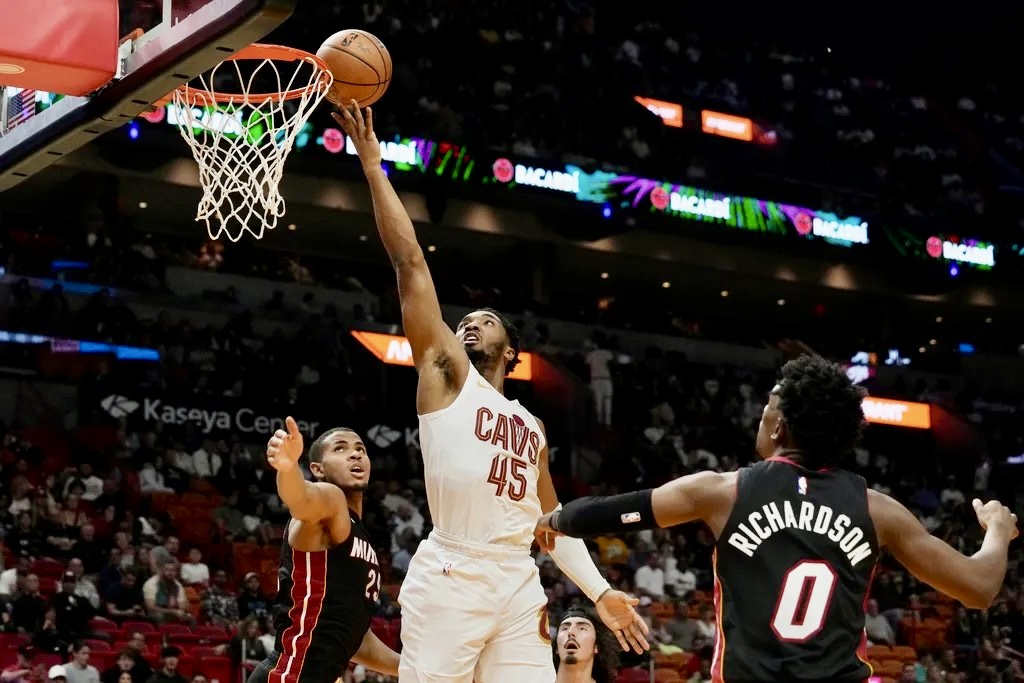 Los Cavaliers derrotaron contundentemente al Heat en Miami