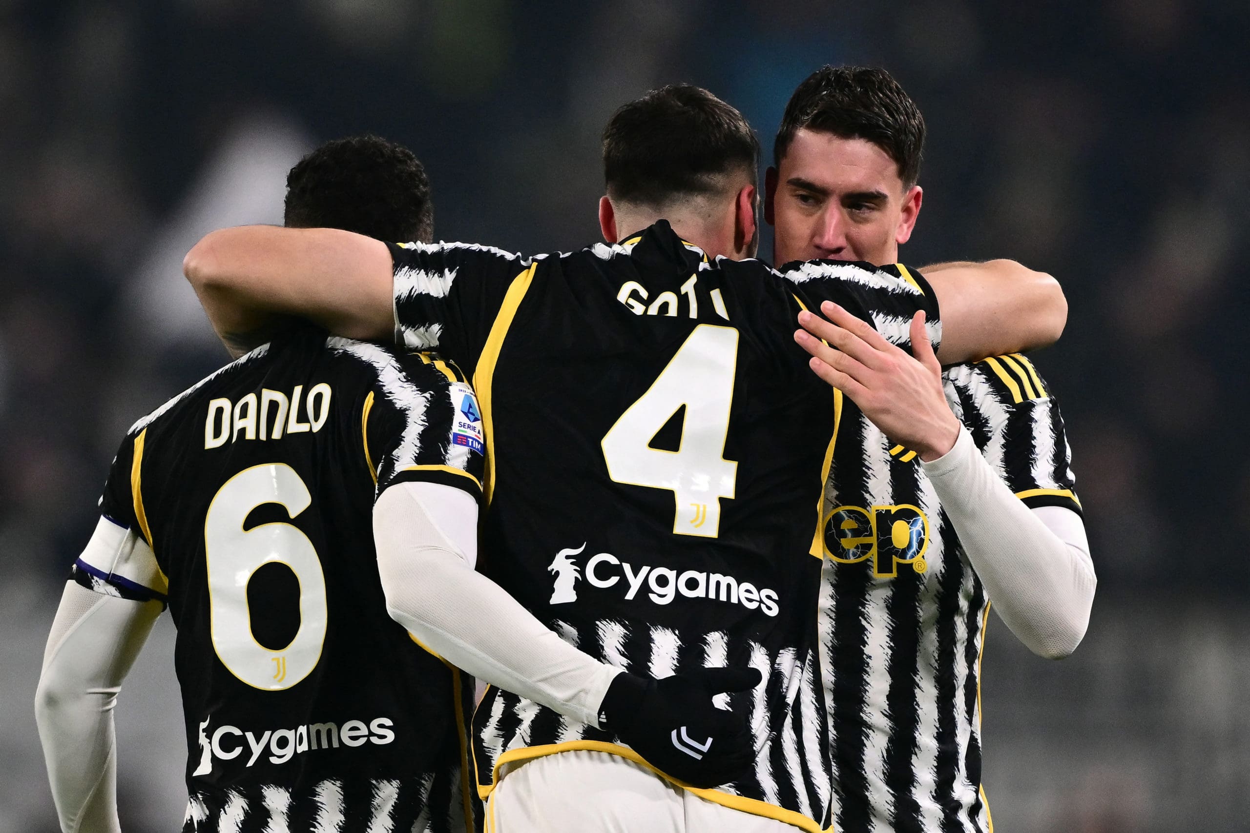 Juventus venció por la mínima al Napoli y es líder en la Serie A