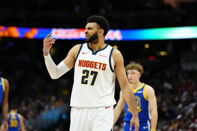 Los últimos dos campeones de la liga se cruzaron en la casa de los Nuggets en lo que fue un partido parejo de principio a fin.