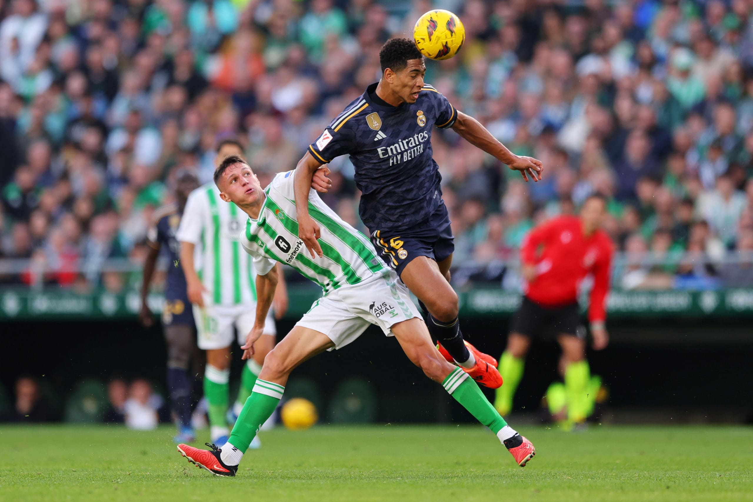 Real Madrid y Betis igualan en un encuentro intenso en el Benito Villamarín