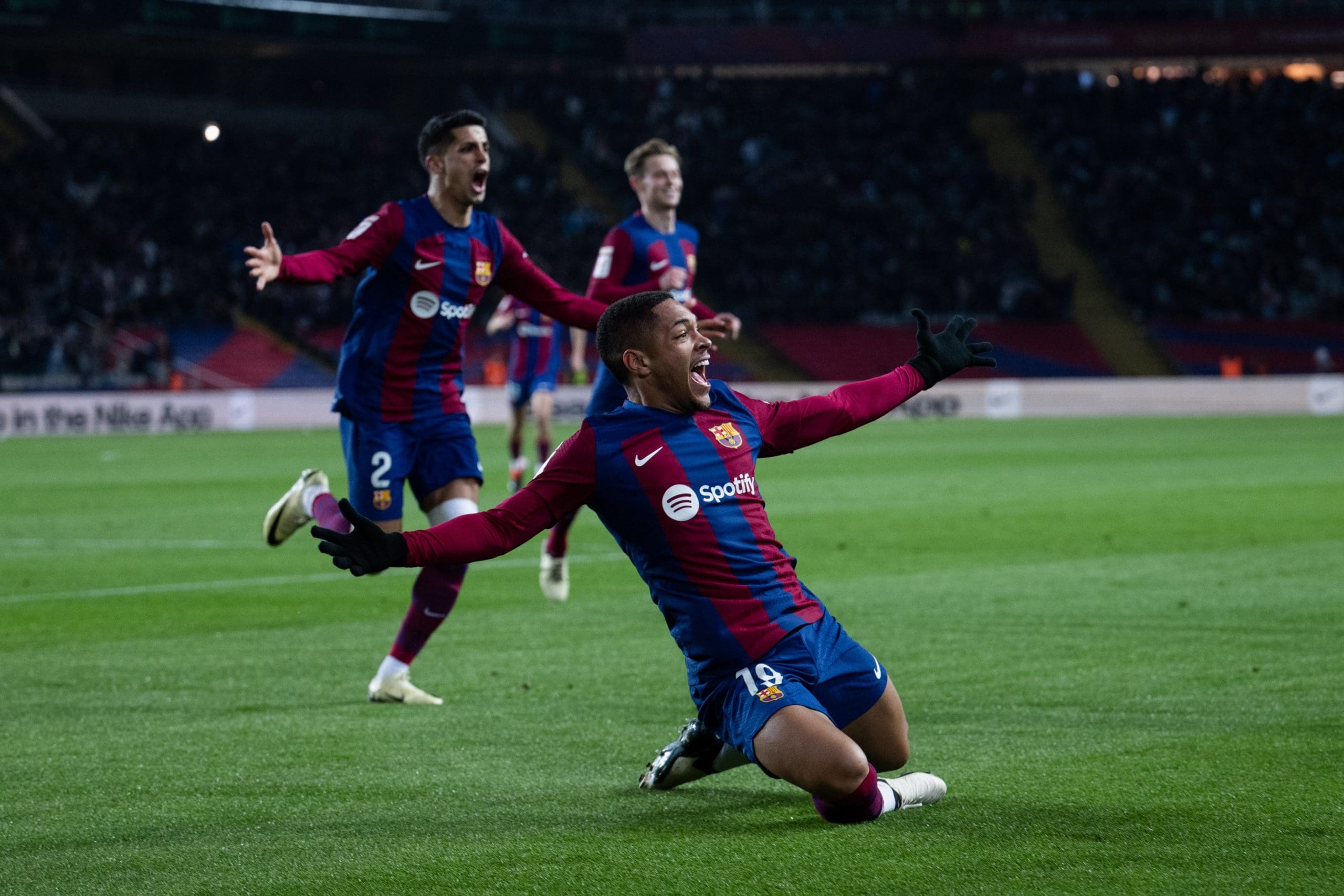 Vitor Roque ruge por primera vez, pero Barcelona no despierta: 1-0 vs. Osasuna