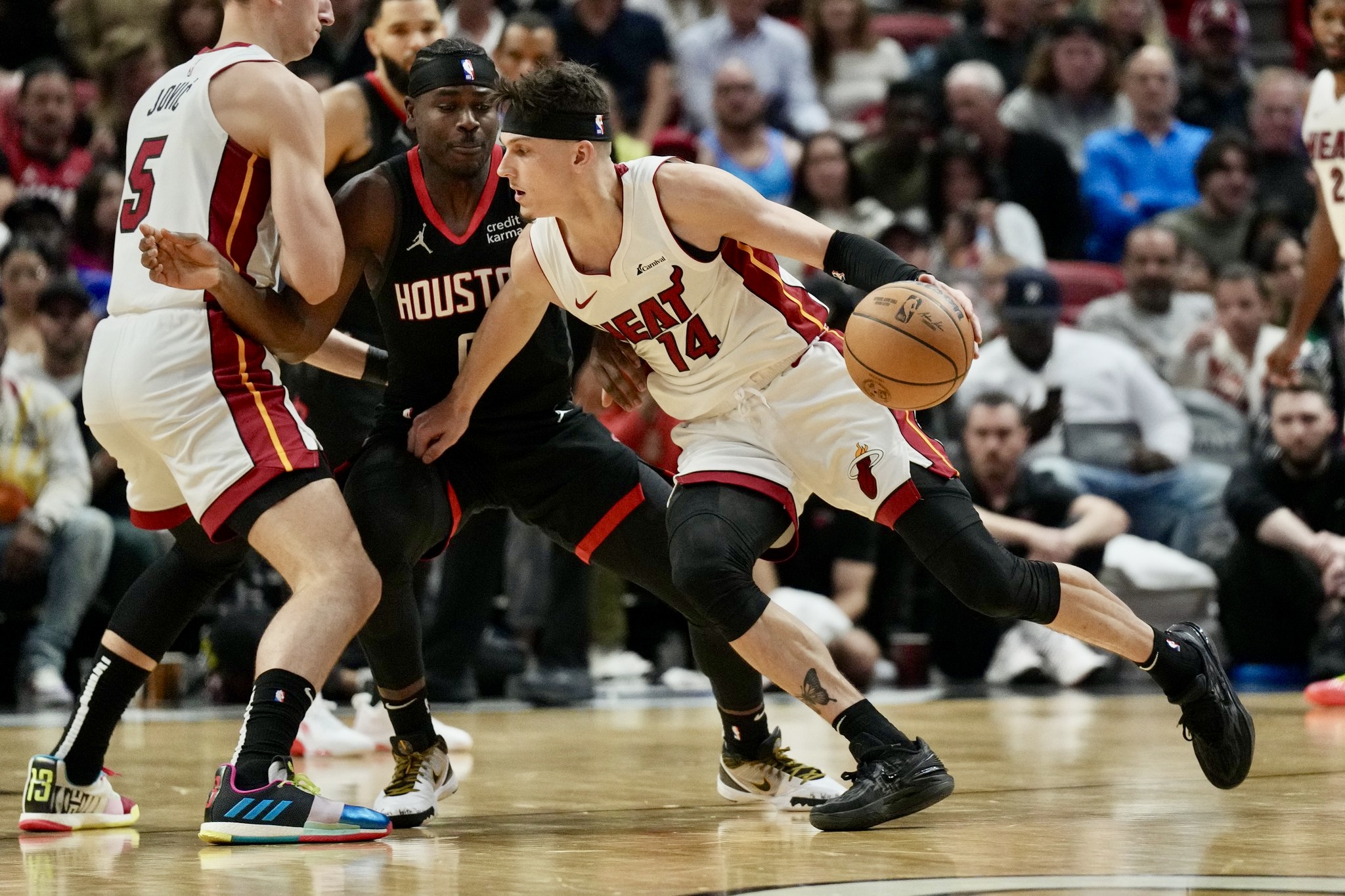 El Miami Heat retomó la victoria en casa ante los Houston Rockets