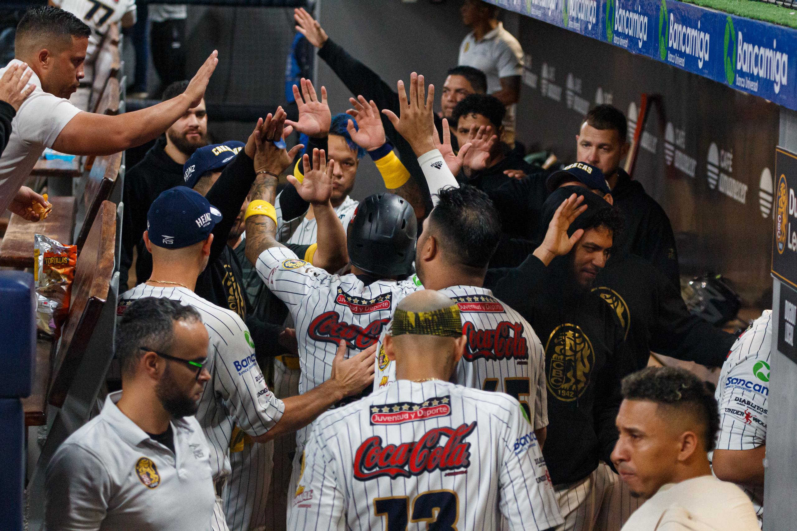 LVBP: Escenarios de Leones del Caracas para clasificar