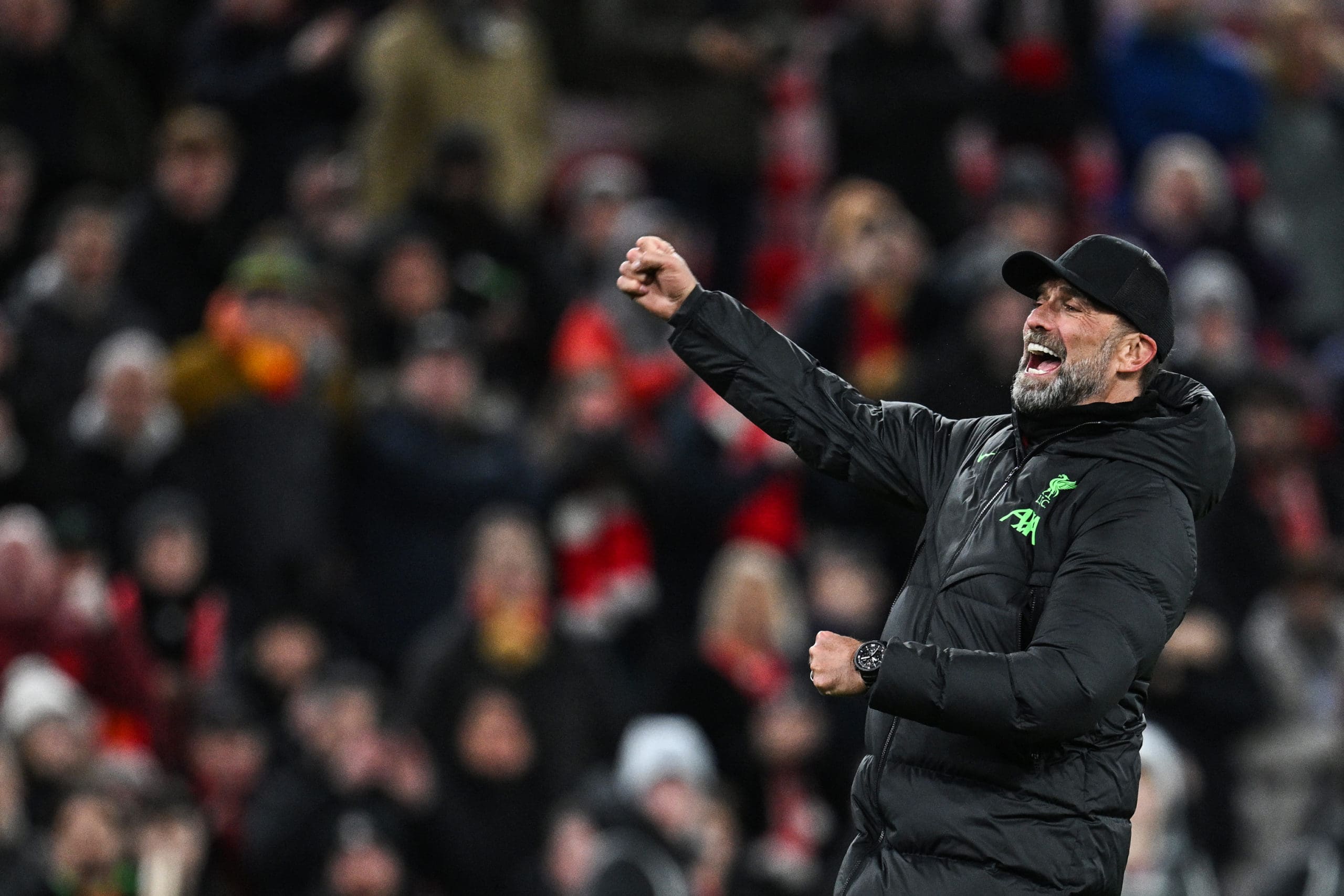 Liverpool golea al Chelsea y Klopp celebra 200 triunfos en la Premier League