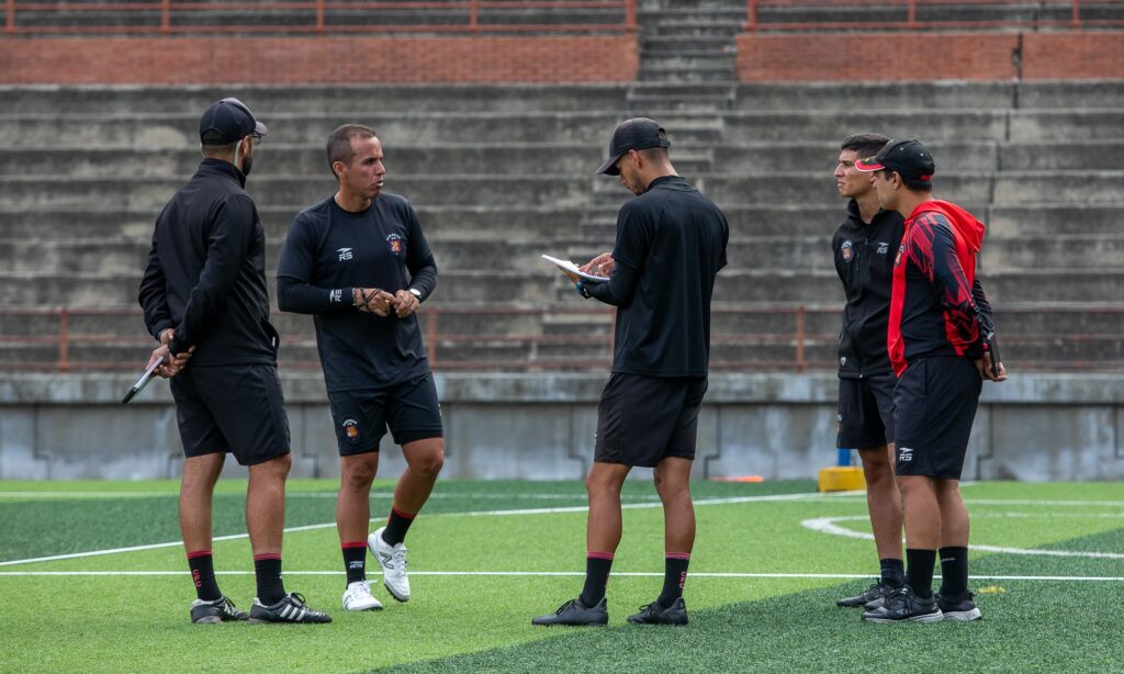 Henry Meléndez, DT interino del Caracas FC. Foto: Prensa Caracas FC.