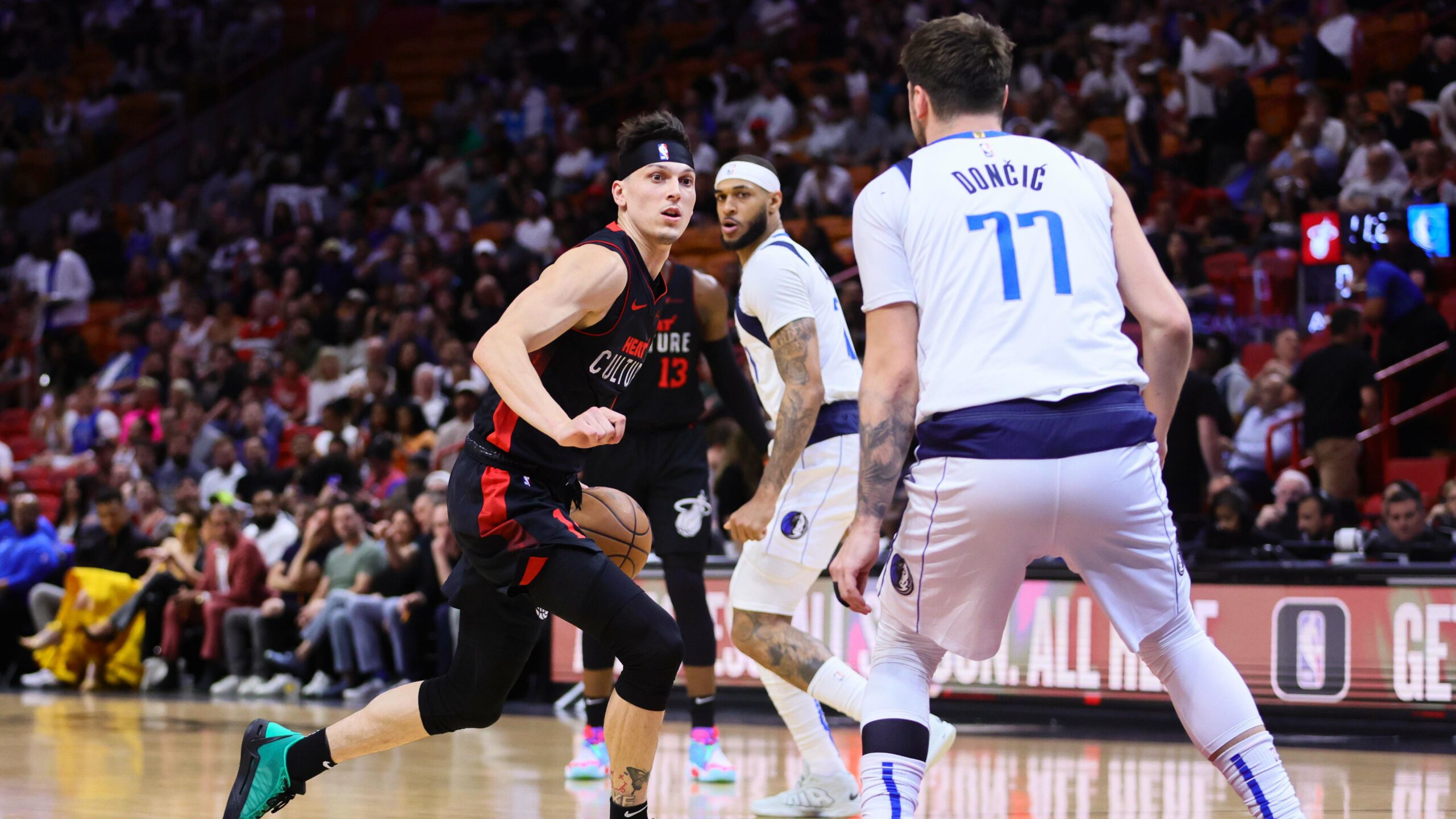 Luka Doncic y los Dallas Mavericks dominaron al Heat en Miami