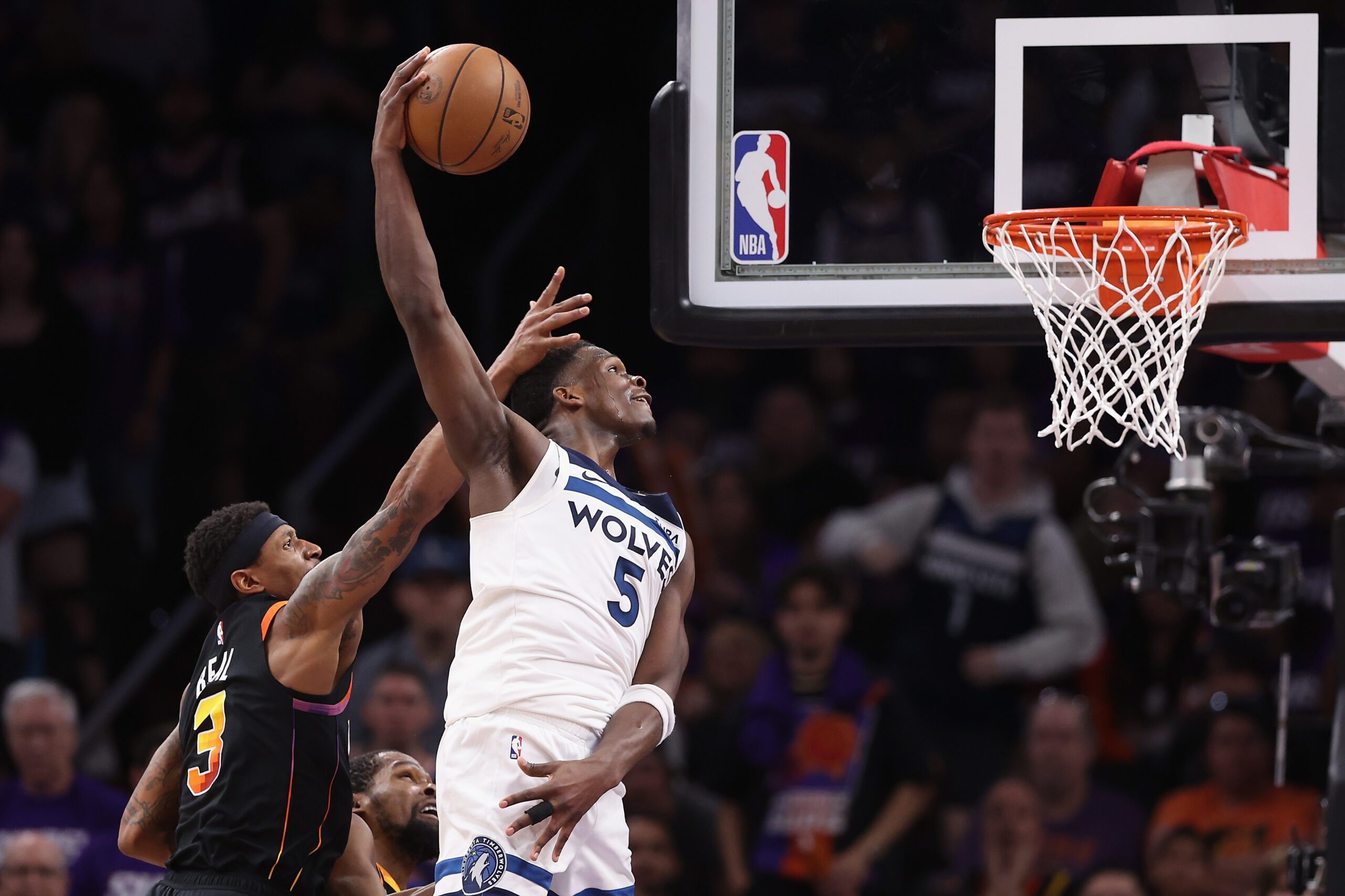 Anthony Edwards brilla con 40 puntos para la barrida de T-Wolves sobre Suns