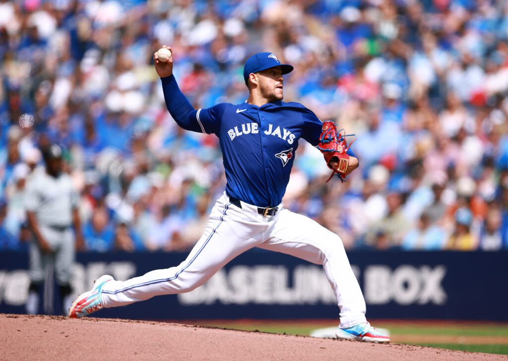 José Berríos en su apertura durante el juego entre White Sox y Blue Jays.