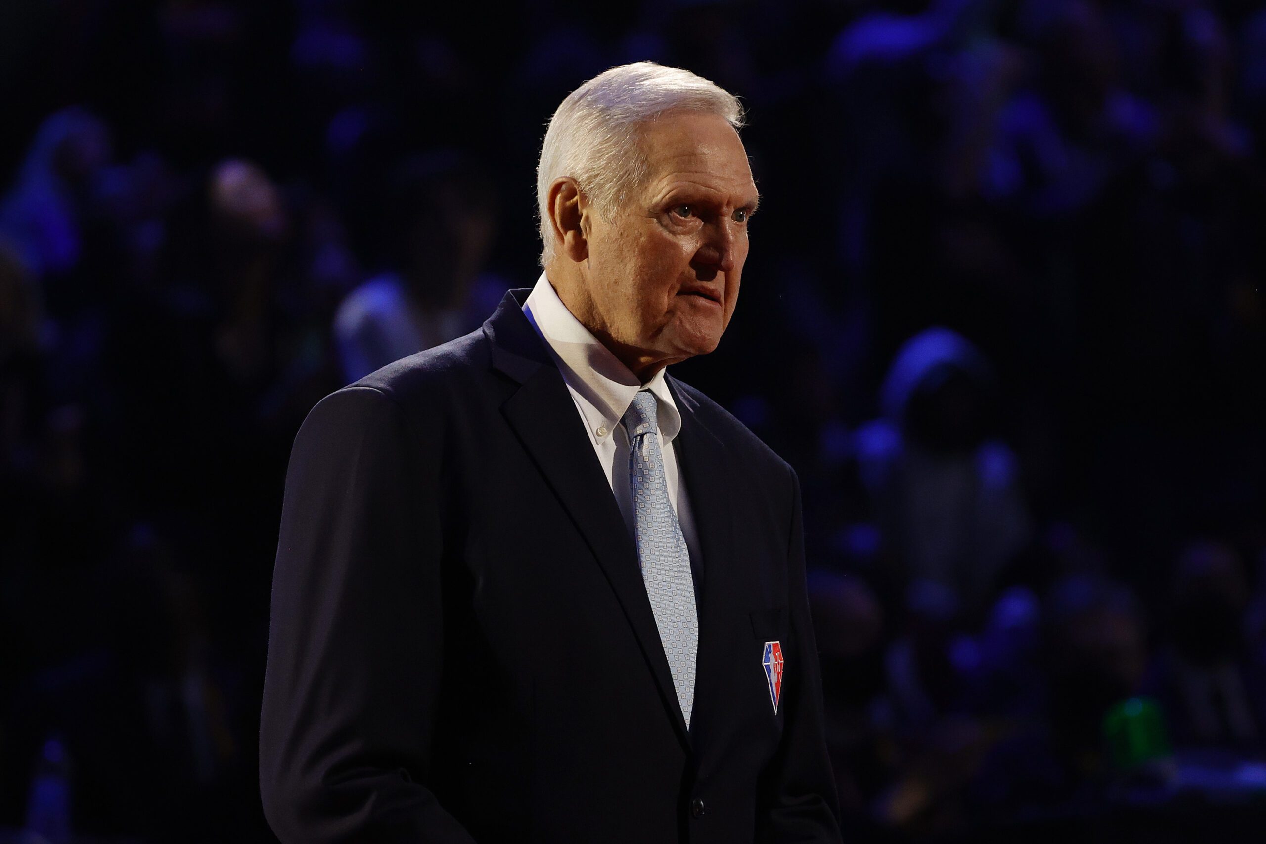 Murió Jerry West, inspiración del logo de la NBA y leyenda de los Lakers