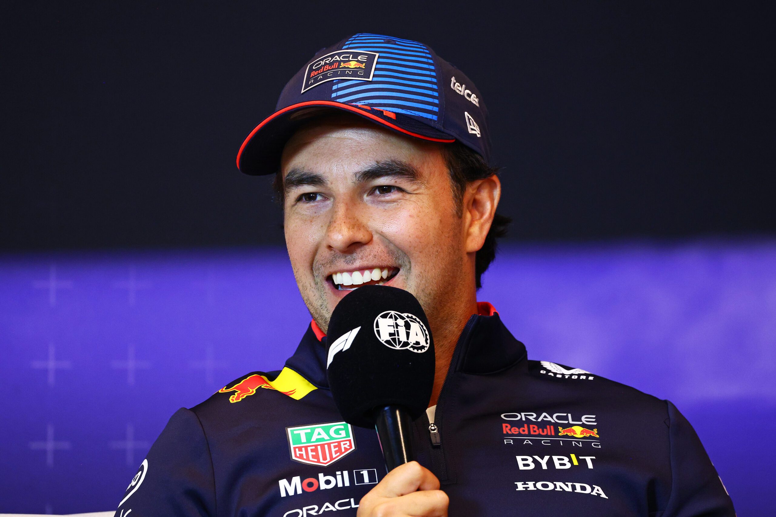 Checo Pérez responde a las críticas tras su renovación con Red Bull