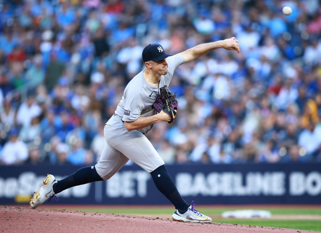 Carlos Rodón de los Yankees en el juego contra los Blue Jays.