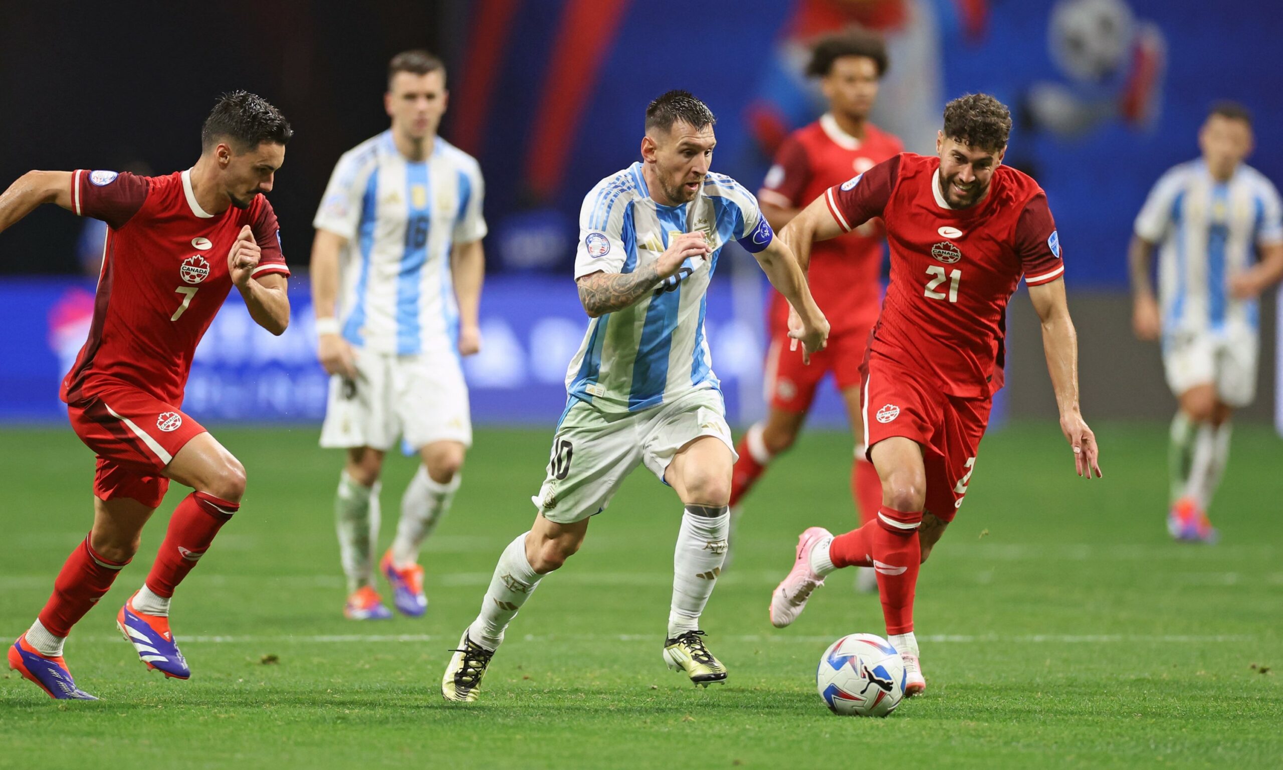 Argentina y Canadá se vieron en el arranque de la Copa América, triunfo albiceleste 2-0.