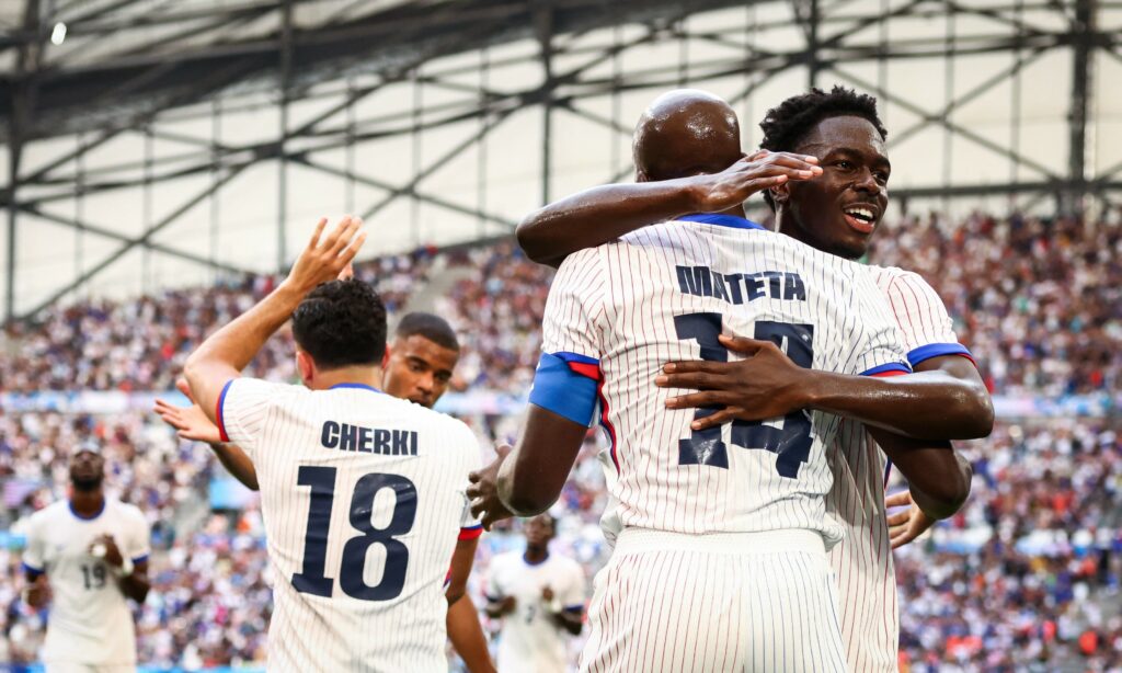 Francia goleó 3-0 a Nueva Zelanda