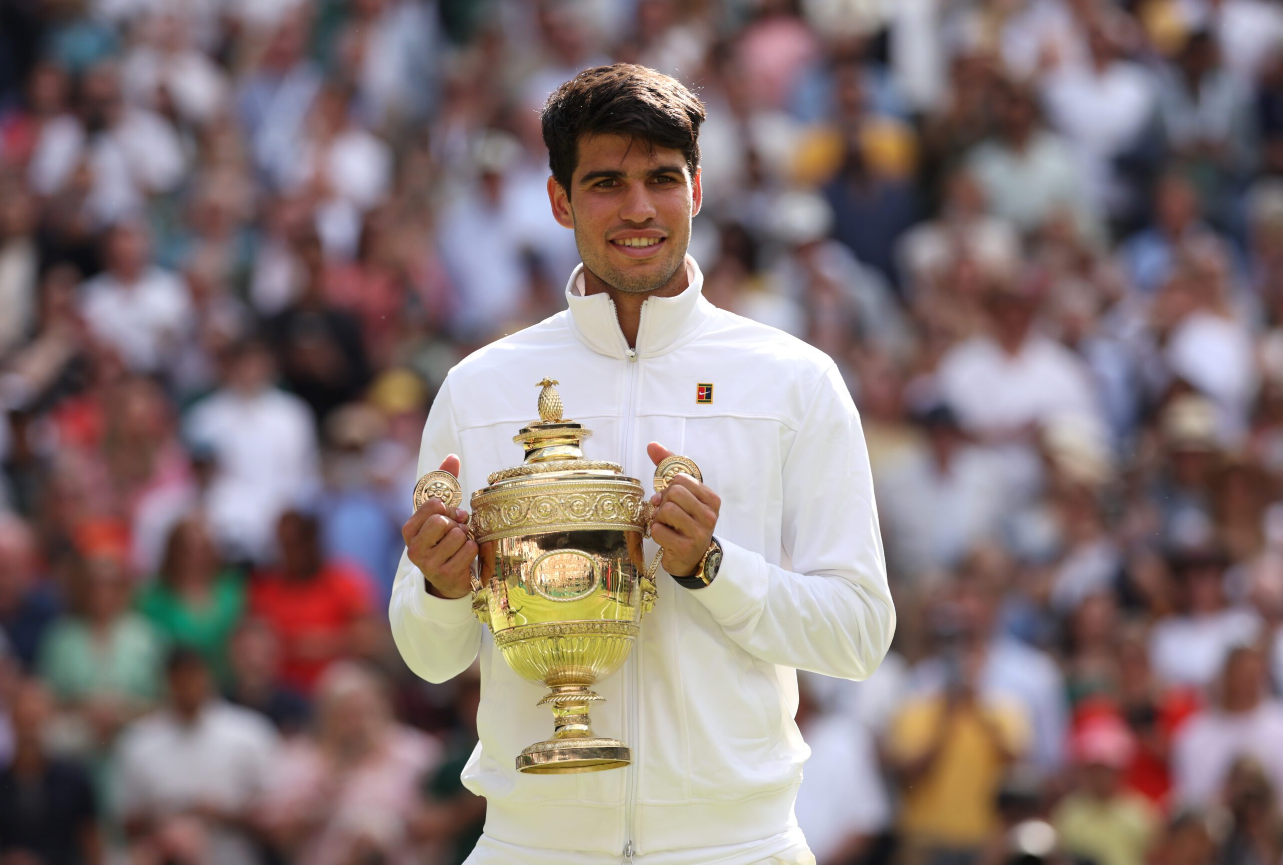 Alcaraz vence a Djokovic y sigue siendo el rey de Wimbledon