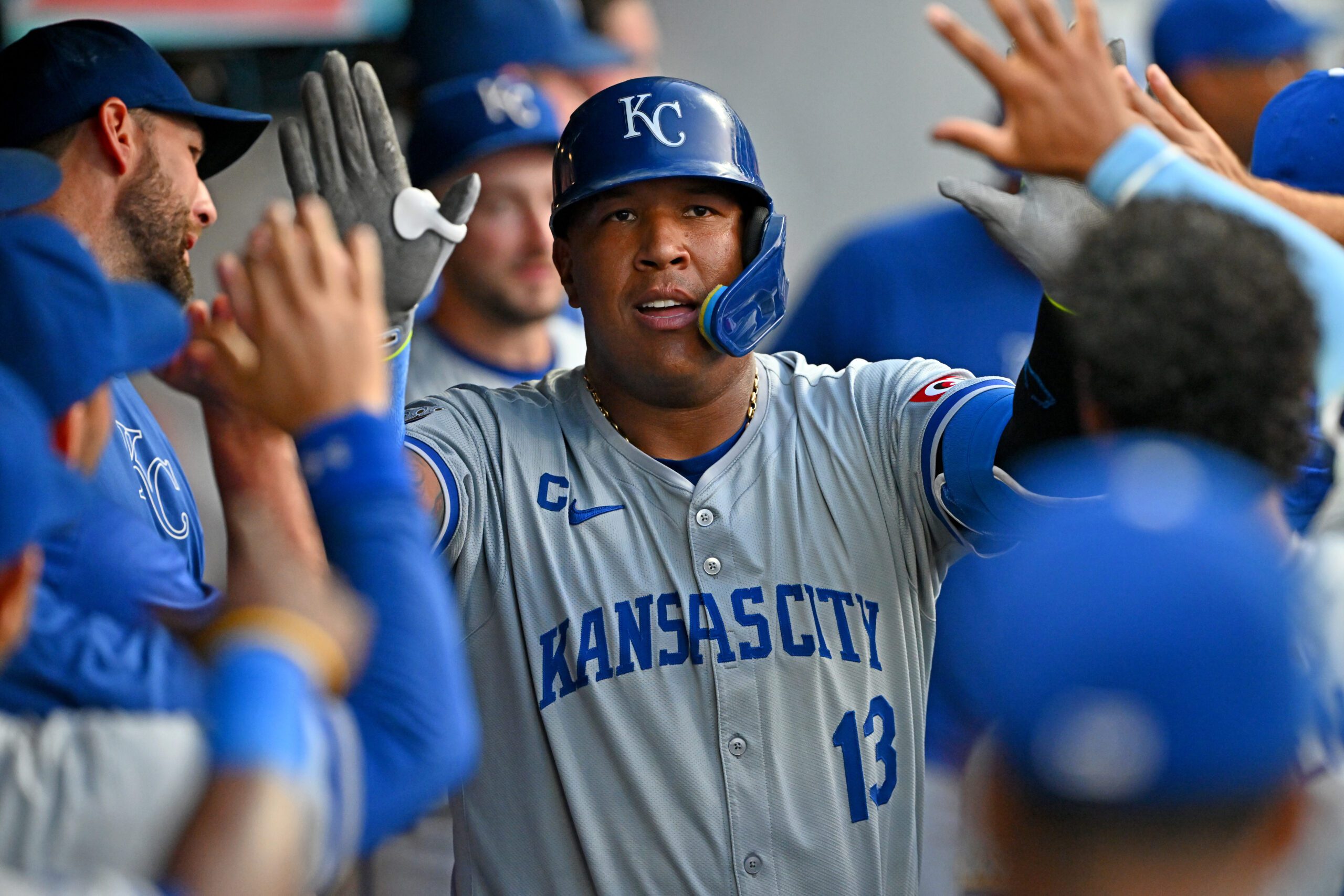 MLB: Salvador Pérez llega a 25 HR y hace historia con Kansas City