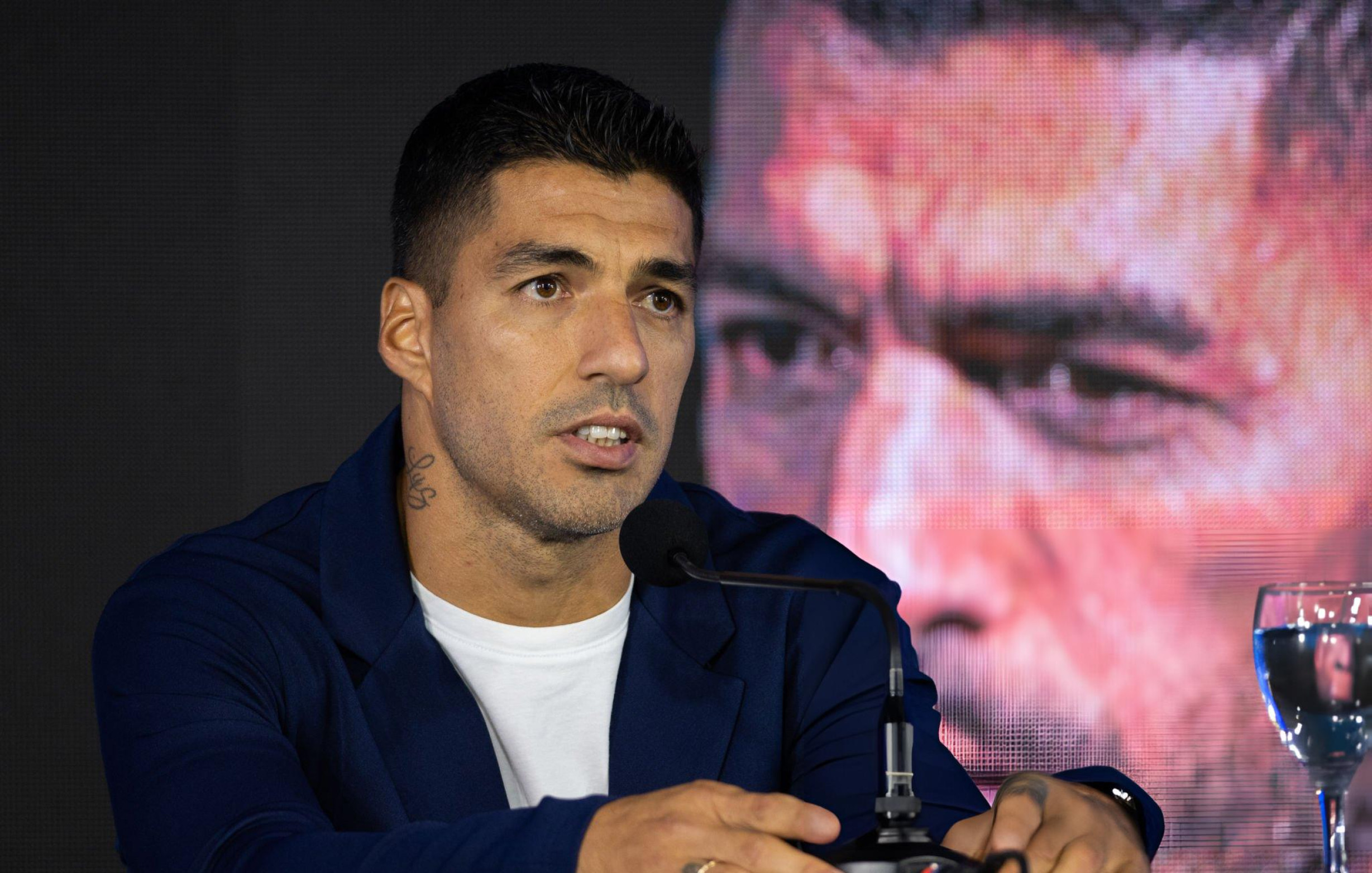 Luis Suárez se retira de Uruguay: “Me voy siendo una leyenda”